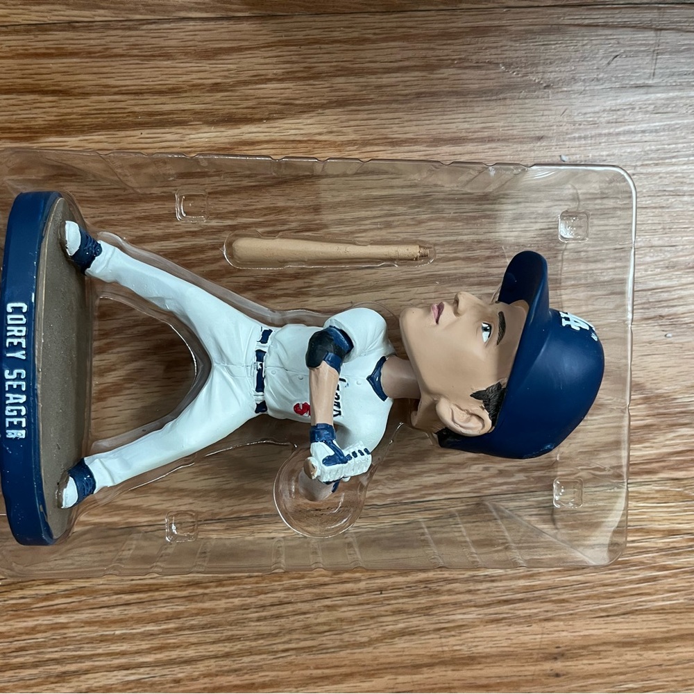 Bobblehead - Picture 15 of 16